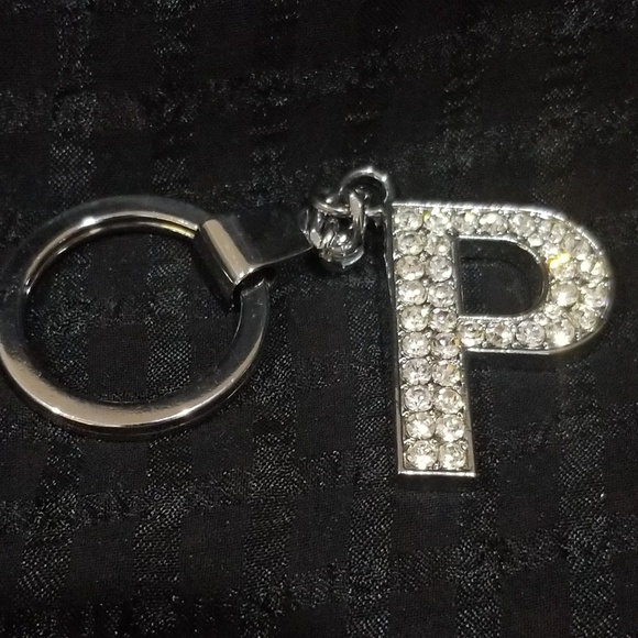 Vintage 90's Crystal "P" Key chain - Picture 2 of 2